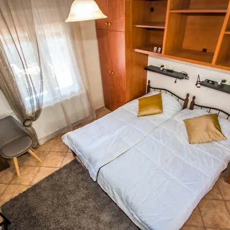 Volos Home Apartamento *